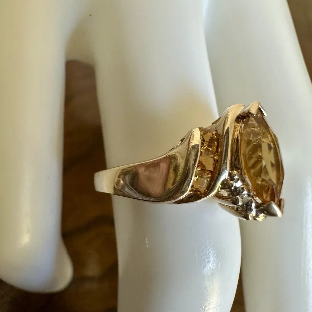 LGL Leer Gem Accent Ring 10K Yellow Gold Size 8 Citrine Quartz 2 Diamonds 3.2g